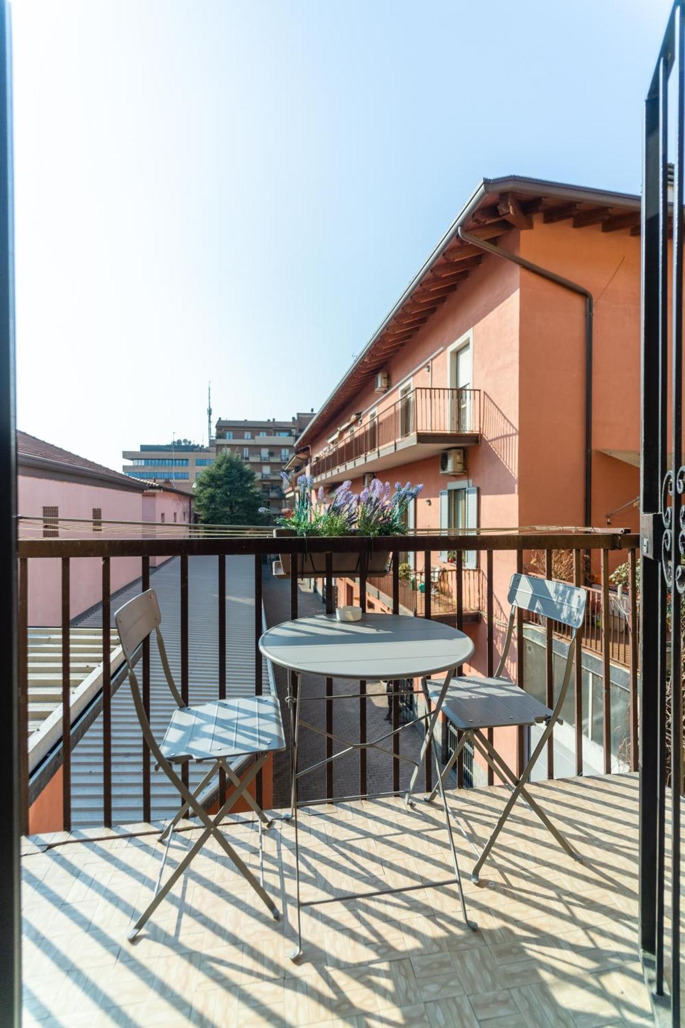 Grand Central 1845 - 2 Bedrooms Design Flat Bergamo Eksteriør bilde